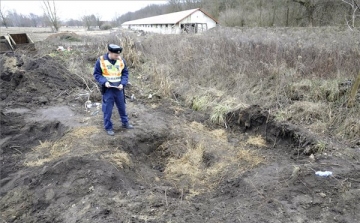 Megölte élettársát, majd a tetemét gödörbe gurította egy férfi