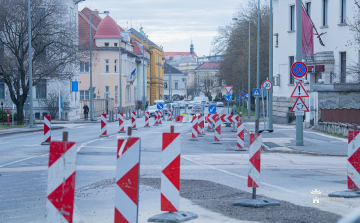 Szeptember közepére készül el a Móri út felújításának első üteme