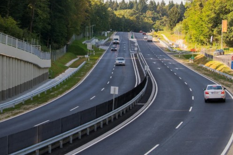 Már megvásárolhatók a jövő évi autópálya-matricák